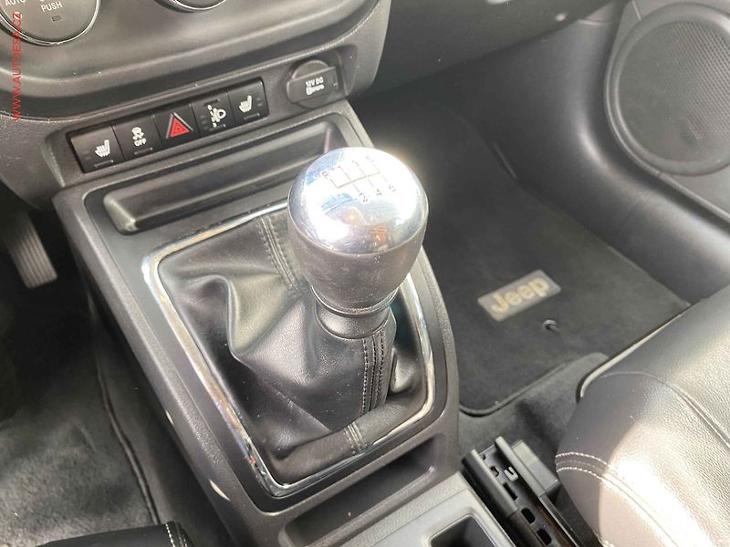 Jeep Compass (2012) 2.2 CRDi 4x4, AC, TZ, navi - fotka 16 z 16