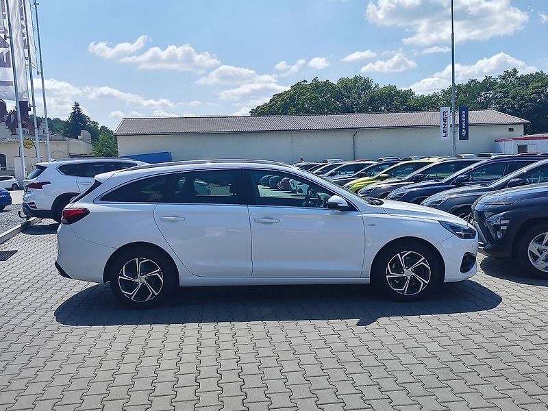 Hyundai i30 1.5 T-GDI/117kW Smart Navi - fotka 4 z 38