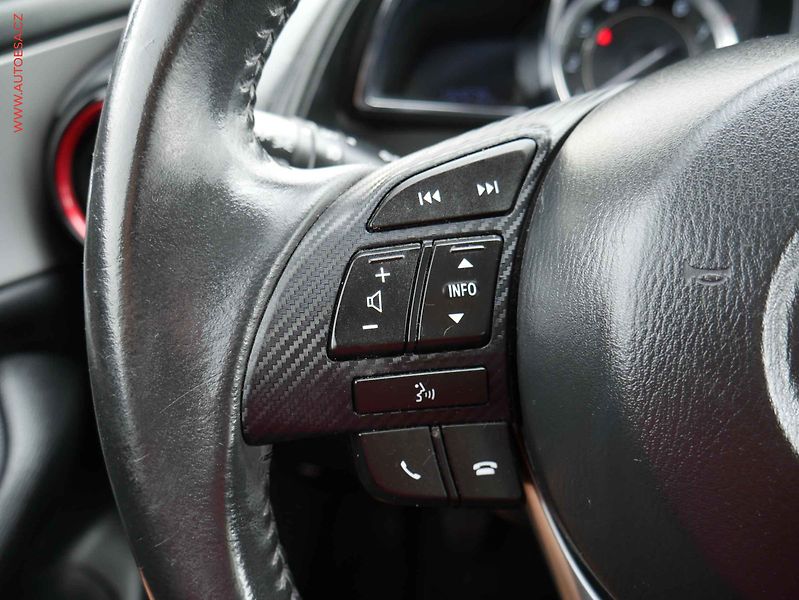 Mazda CX-3 (2016) 2.0i, ČR, Navi, park. kamera - fotka 14 z 21