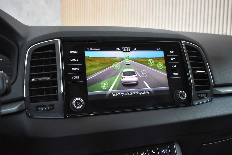 Škoda Karoq 2.0TDI*REZERVACE* - fotka 31 z 44