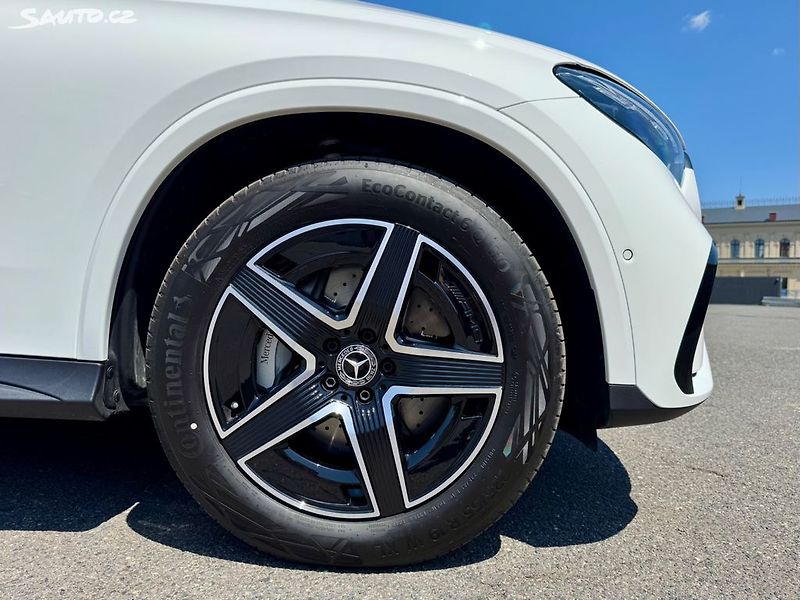 Mercedes-Benz GLC 220d 4MATIC AMG - fotka 11 z 48