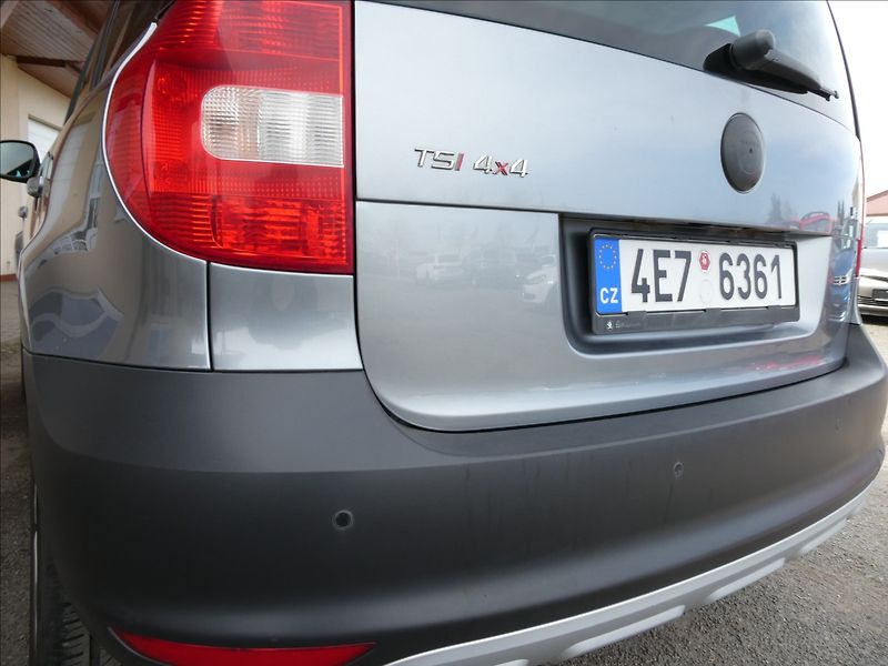 Škoda Yeti 1,8 TSI 118 kW Experience 4x4 - fotka 8 z 49