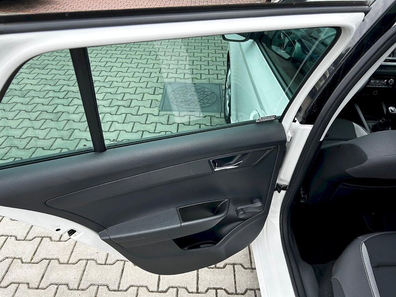 Škoda Fabia (2018) Combi 1.0 TSI 70kW MP5 Ambitio - fotka 24 z 31