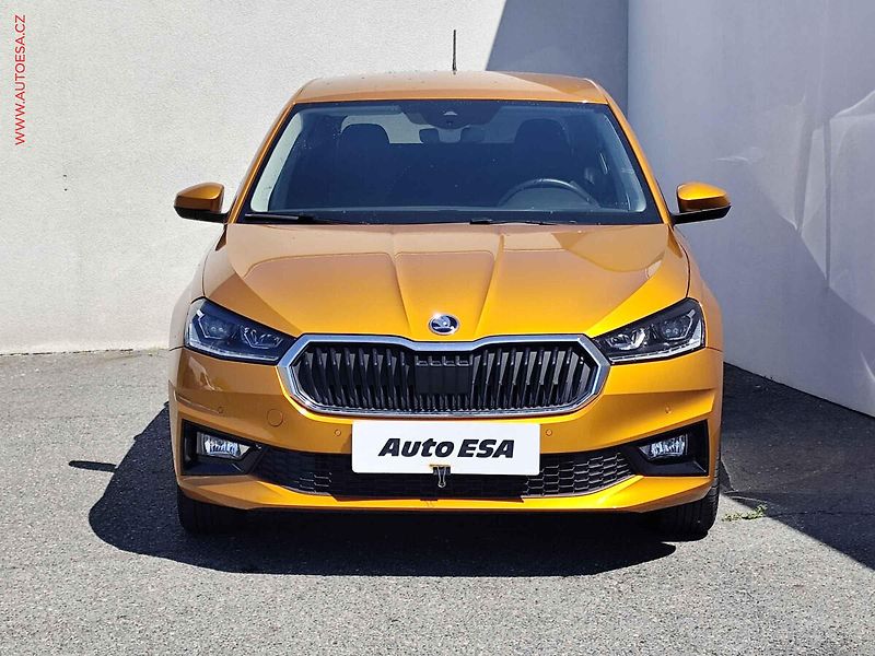 Škoda Fabia (2023) 1.0TSi, 2.maj,ČR, Style, DSG - fotka 2 z 29
