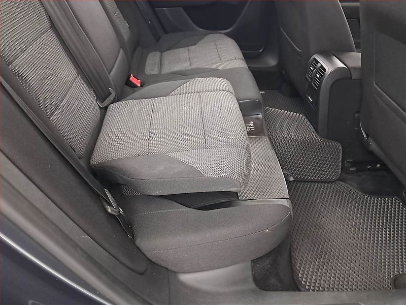 Volkswagen Passat (2011) 2.0 TDI, Serv.kniha, Tempomat - fotka 17 z 17
