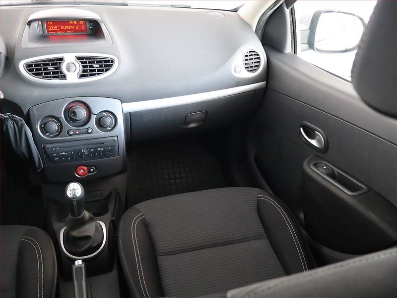 Renault Clio (2012) 1.2 16V - fotka 8 z 14