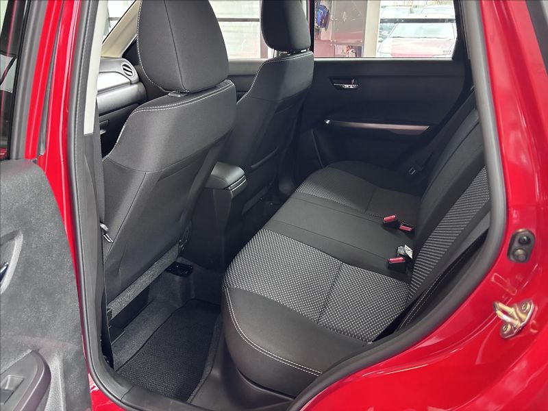 Suzuki Vitara (2025) 1,4 BoosterJet AllGrip 4x4 Aut - fotka 7 z 14