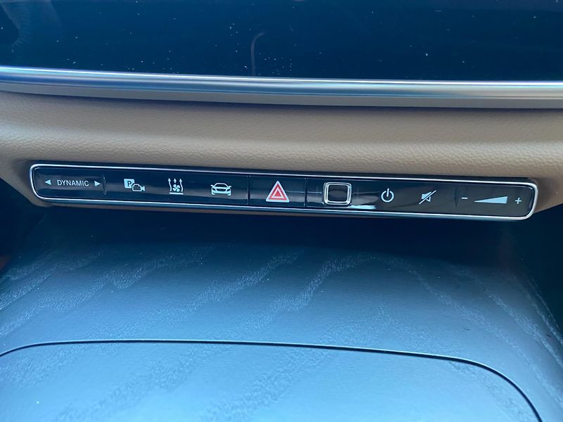 Mercedes-Benz Třídy E (2025) E 220 D 4MATIC - fotka 21 z 26