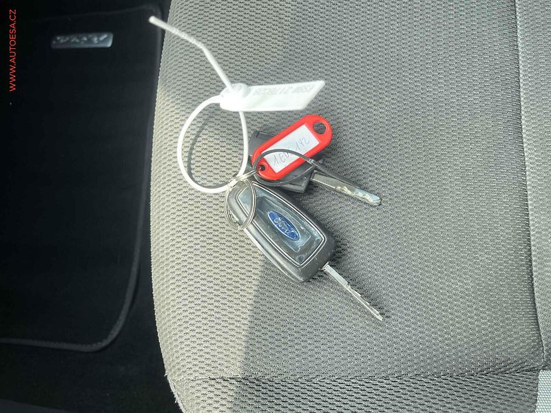 Ford Focus (2012) 2.0 TDCi, AT, AC, temp - fotka 15 z 15