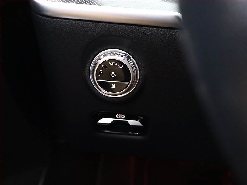 Mercedes-Benz Třídy C (2021) C 200 - fotka 21 z 21