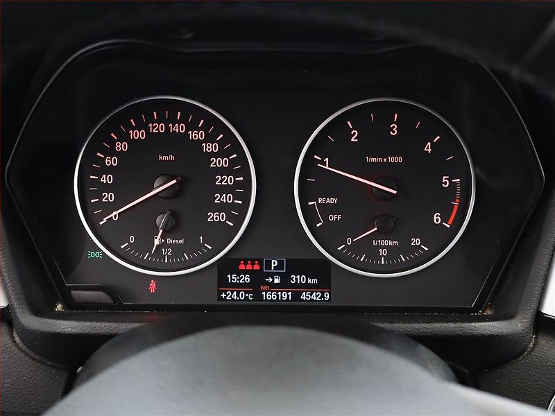 BMW X1 (2017) xDrive18d, 4X4, Automat, ČR - fotka 9 z 17