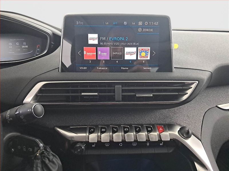 Peugeot 5008 (2018) 1.6 BlueHDi, 7 míst, ČR,1.maj - fotka 12 z 17