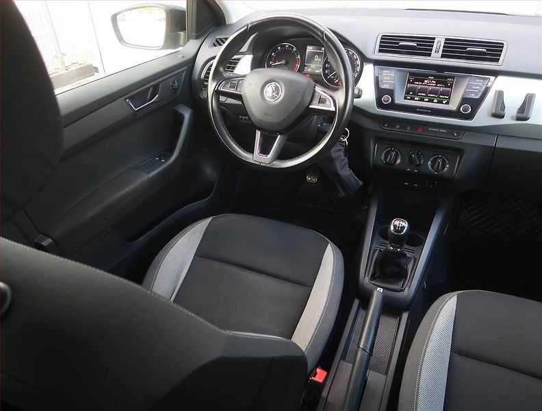 Škoda Fabia (2016) Ambition 1.2 TSI, Serv.kniha - fotka 7 z 16