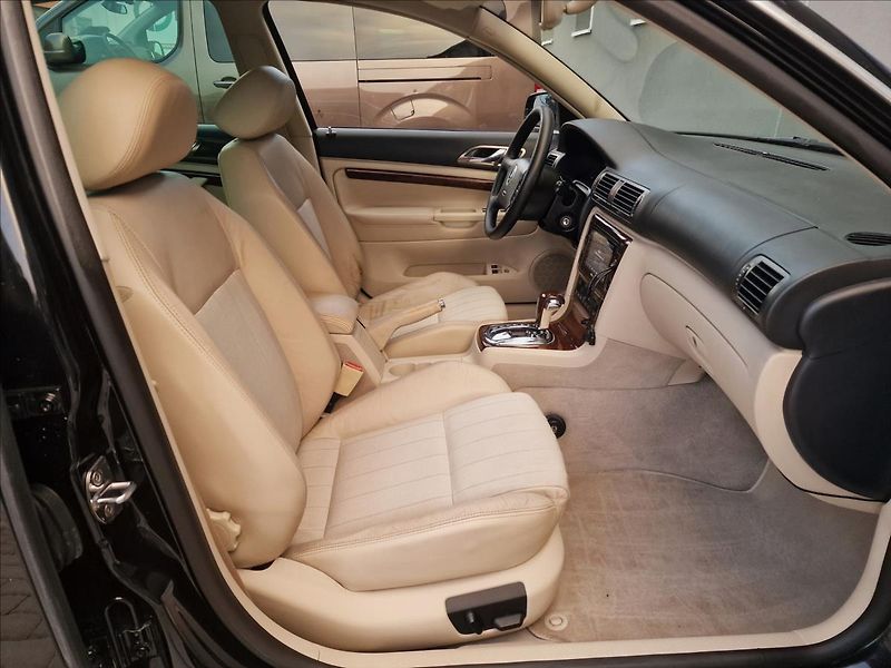 Škoda Superb 2.5 TDI  V6 120kW Elegance,ČR - fotka 14 z 46