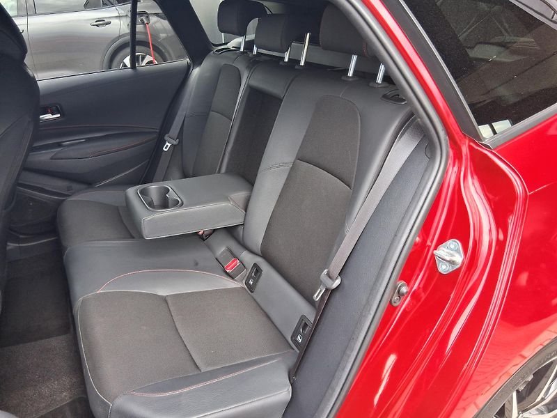 Toyota Corolla GR DYNAMIC JBL 2.0 Hyb. 144 kW - fotka 5 z 31