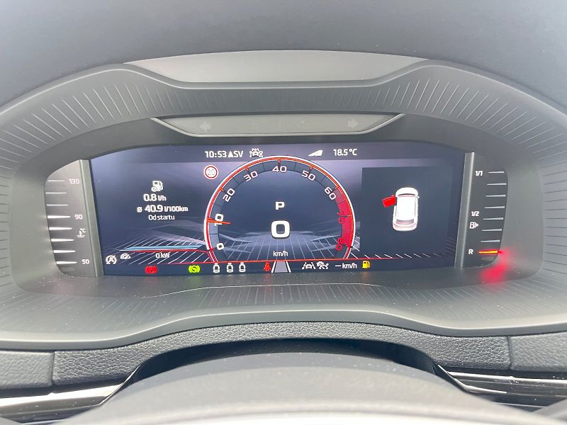 Škoda Karoq (2024) Sportline 1,5TSI 110kW DSG 7st - fotka 22 z 33