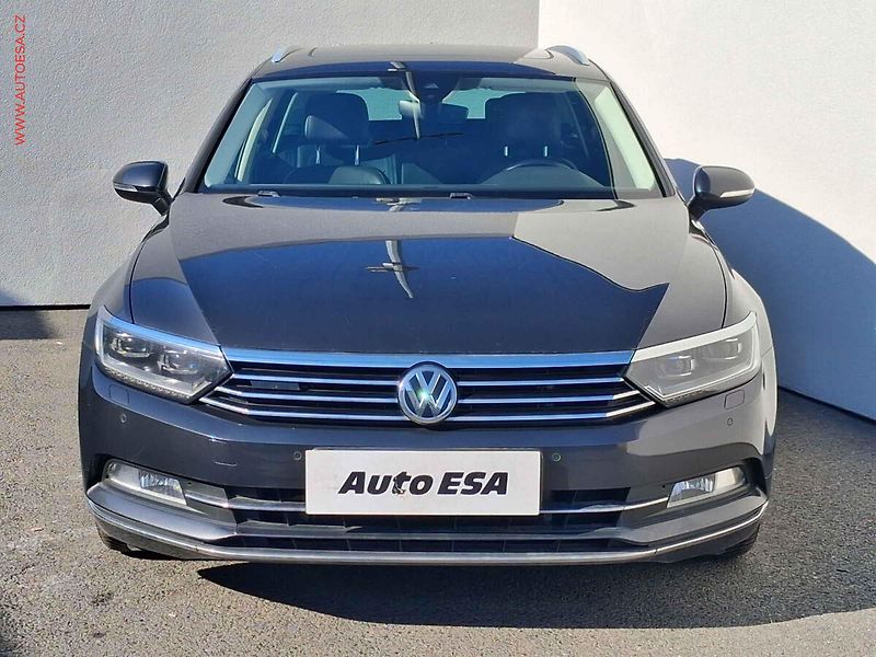 Volkswagen Passat (2017) 2.0 TSi 4x4, Highline, DSG - fotka 2 z 17