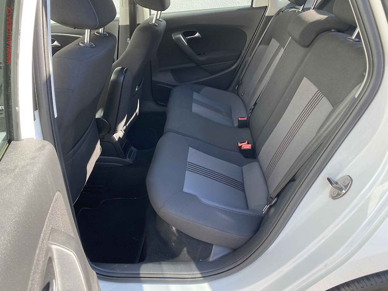 Volkswagen Polo (2017) 1.2 TSi, Allstar, park. čidla - fotka 10 z 17