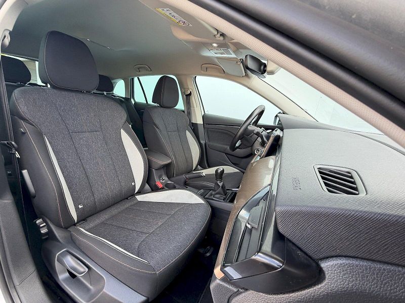 Škoda Scala (2022) 1.5 TSI 110kW Style Full-LED - fotka 30 z 35