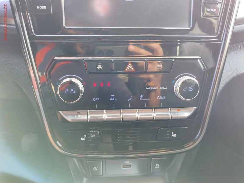 SsangYong Tivoli (2020) 1.5 TGDi, Kamera - fotka 17 z 18