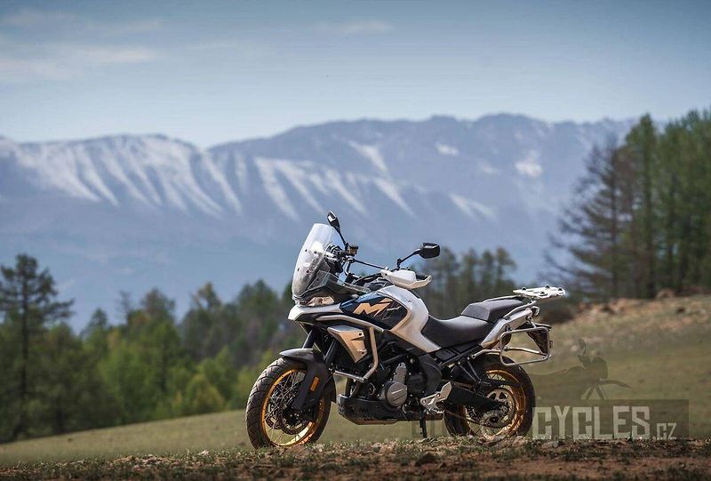 CFMOTO (2026) 700 MT Adventure - fotka 7 z 12