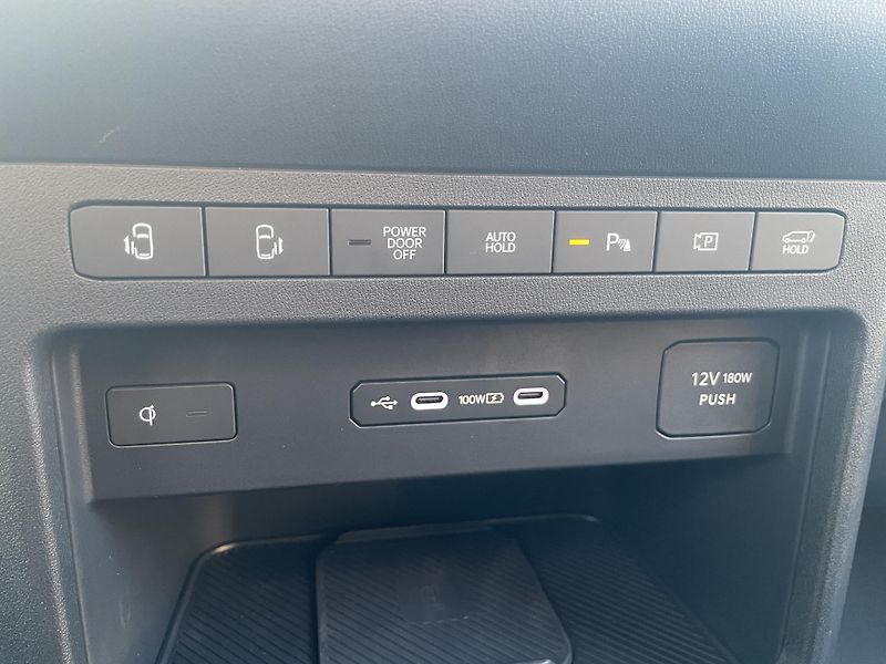 Kia PV5 (2026)  5P 4x2 ELITE 120 KW + 71,2 KW - fotka 18 z 29