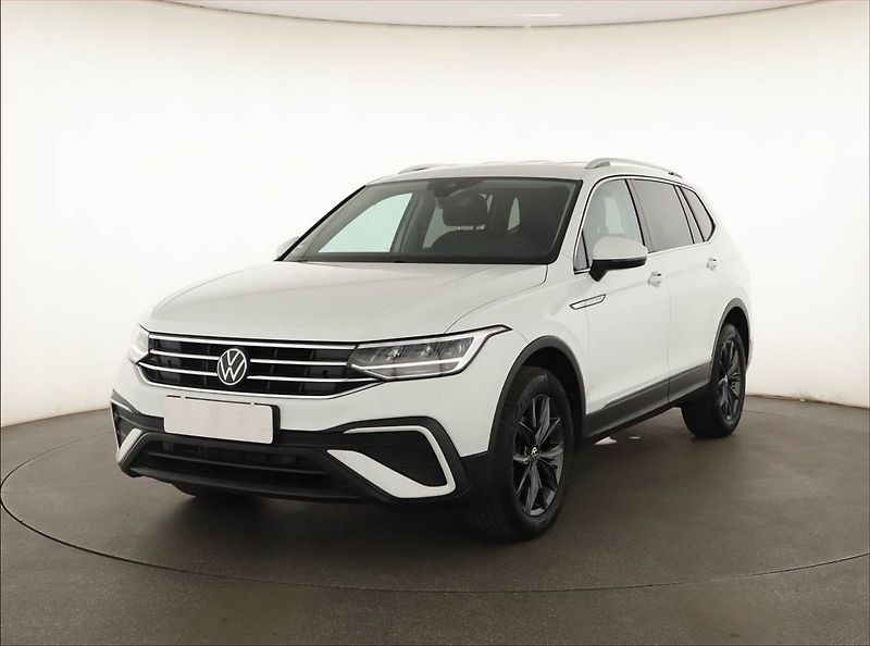 Volkswagen Tiguan Allspace (2023) Life 2.0 TDI - fotka 2 z 16