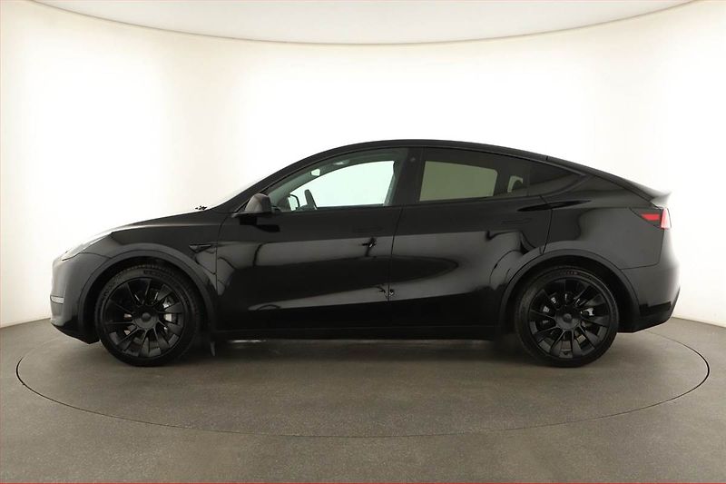 Tesla Model Y (2023) Long Range AWD 79kWh, SoH 91% - fotka 3 z 27