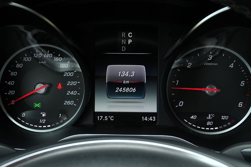Mercedes-Benz Třídy V V250d XL 4Matic, ČR, 8 míst - fotka 14 z 32