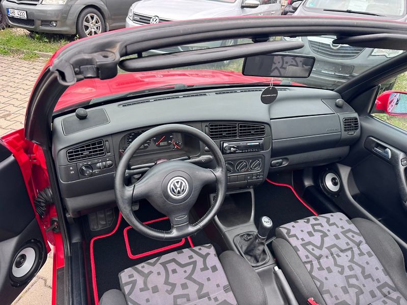 Volkswagen Golf (1999) 3 CABRIO 1,6 GL 74 KW STK - fotka 24 z 50