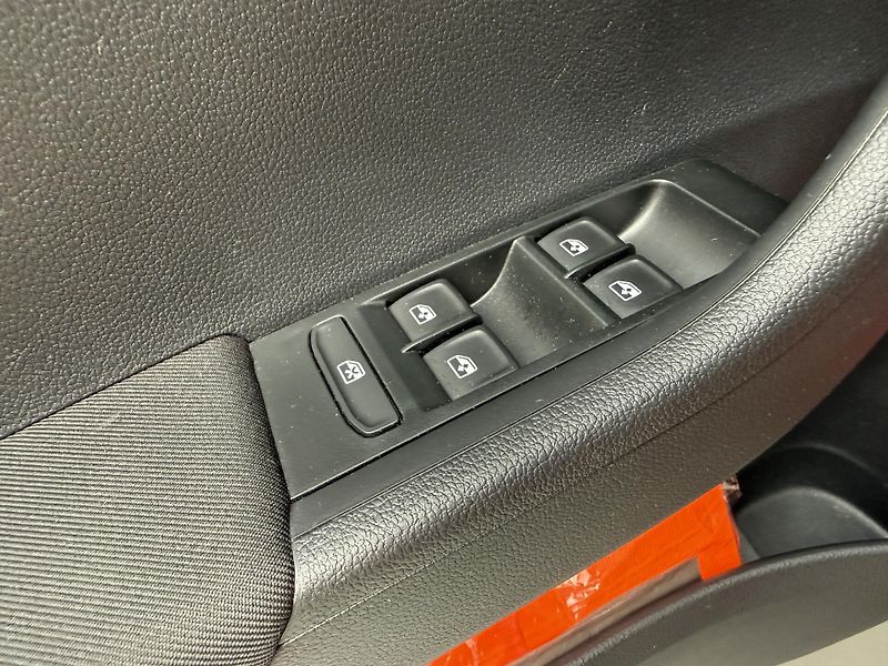 Škoda Fabia 1.0 TSI 70kW Ambition Combi To - fotka 8 z 10