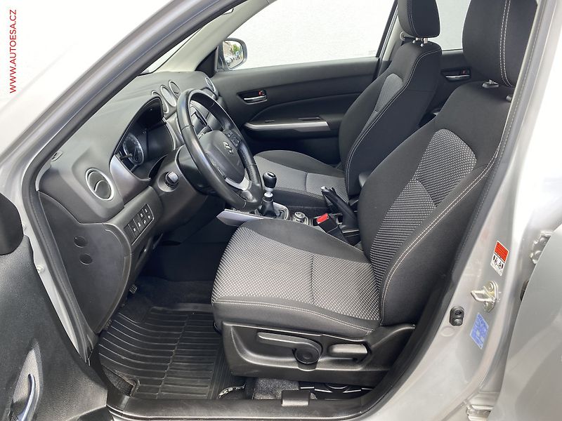 Suzuki Vitara (2020) 1.4 BJet AllGrip, Premium - fotka 9 z 18