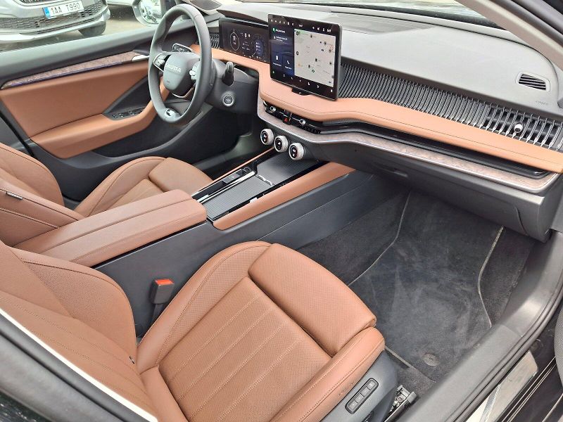 Škoda Superb (2026) iV L&K DSG 1,5TSi 150kW - fotka 14 z 35