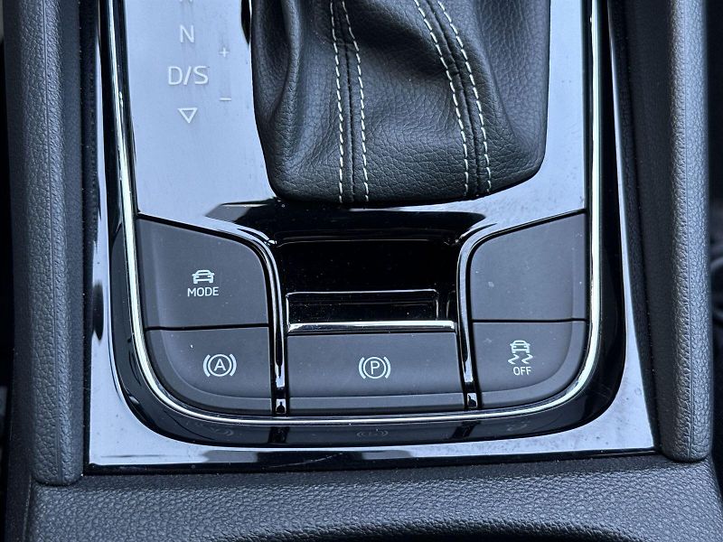 Škoda Karoq (2025) 1.5 TSI DSG Sportline - fotka 22 z 33