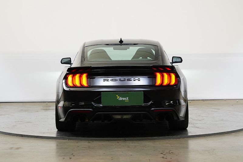 Ford Mustang - fotka 6 z 26