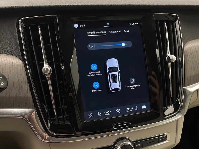 Volvo V90 CC B4 AWD CORE AUT CZ - fotka 38 z 52