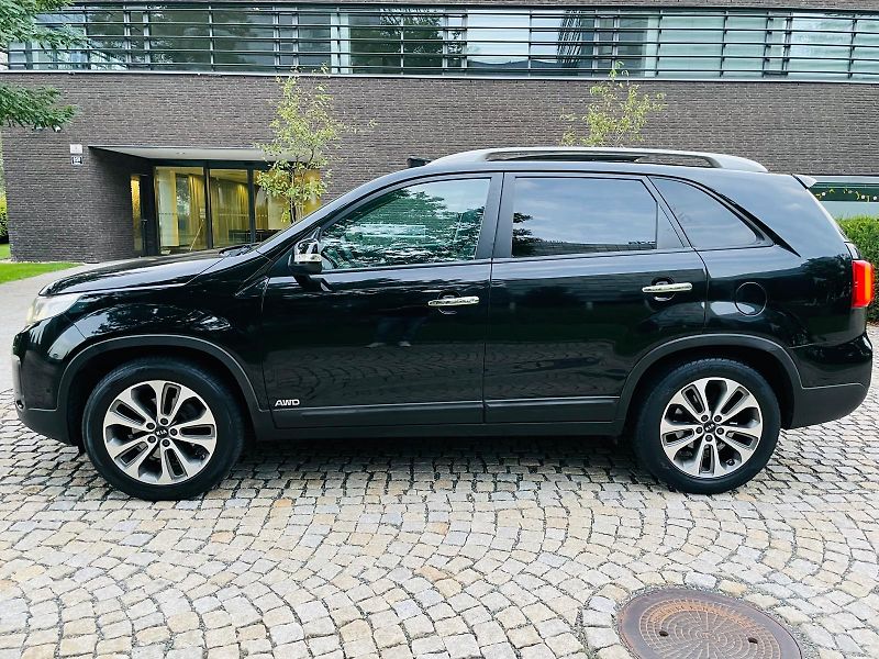 Kia Sorento 2.2D 4x4 AUT PANORAMA VÝHŘEV  - fotka 18 z 51