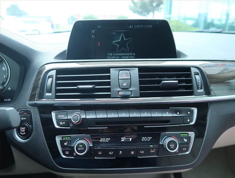 BMW Řada 2 (2018) 218i, Automat, Serv.kniha - fotka 12 z 21