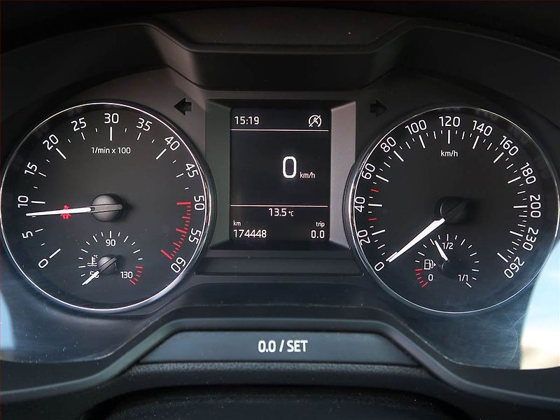Škoda Octavia (2016) 1.6 TDI, Tempomat - fotka 11 z 16