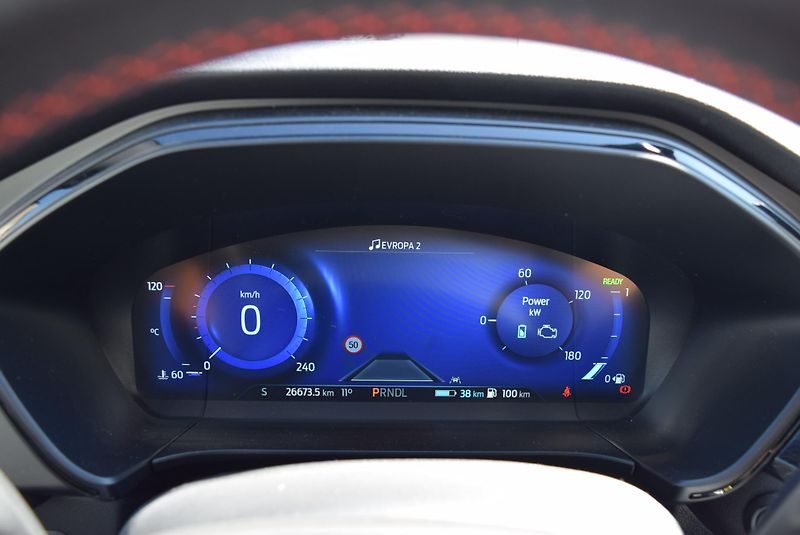 Ford Kuga (2022) 2.5 DURATEC PHEV 112kw e-CVT - fotka 41 z 50