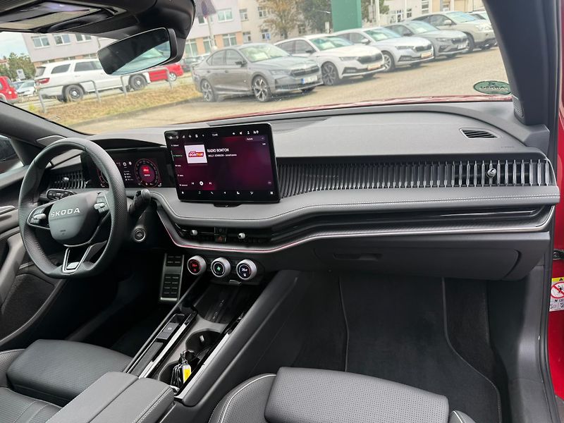 Škoda Superb Sportline 2.0TSI 150kw DSG - fotka 11 z 27
