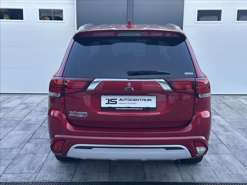Mitsubishi Outlander 2,4 PHEV 224PS  Diamant 4x4 A/ - fotka 8 z 58
