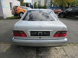 Mercedes-Benz Třídy E 3,2 E 320 Elegance Automat - náhled 4