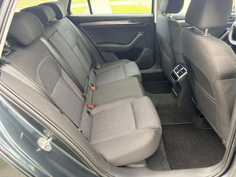 Škoda Superb 2.0TDI 147KW DSG MATRIX 4x4 - fotka 41 z 44