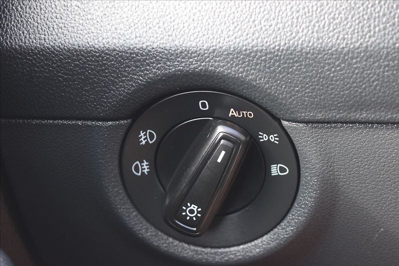 Škoda Octavia 2,0 TDI 110KW DSG NAVIGACE ALU - fotka 24 z 47