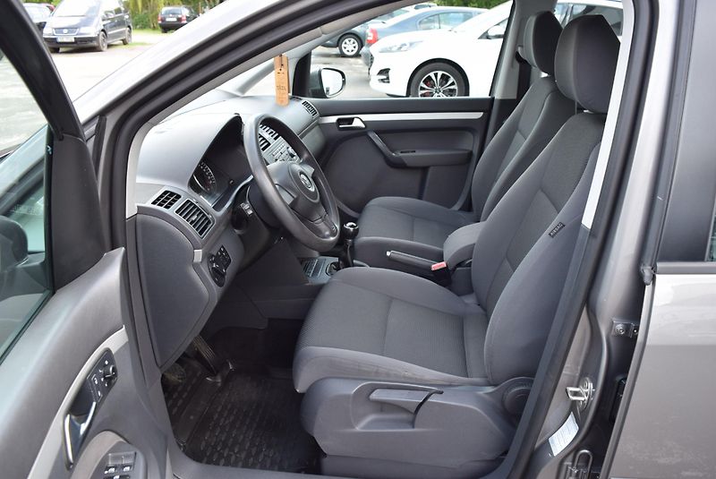 Volkswagen Touran (2010) 1.6TDI 77kw TRENDLINE BMT NAV  - fotka 20 z 48