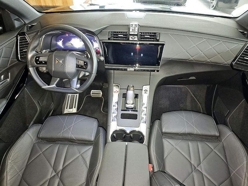 DS Automobiles DS7 Crossback 1.5 BlueHDi 130 EAT8 Rivoli CZ - fotka 15 z 25