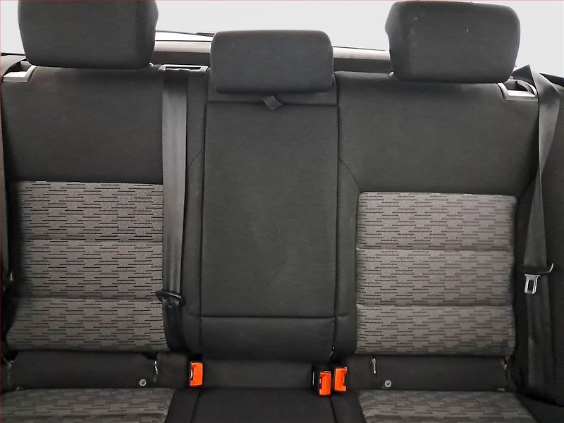 Škoda Octavia (2011) Ambition 1.6 TDI, Serv.kniha - fotka 10 z 16