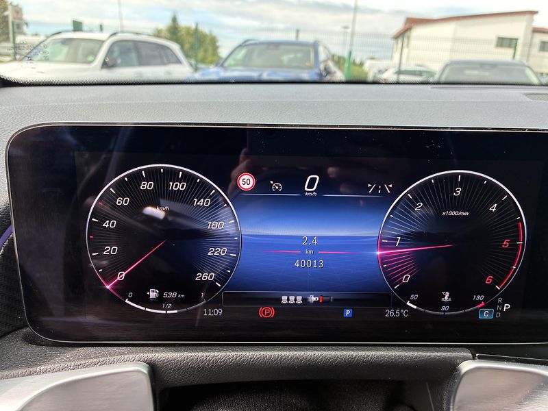 Mercedes-Benz GLB (2024) 200d 4MATIC - fotka 13 z 14