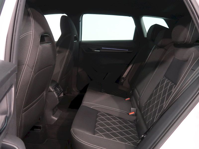 Škoda Karoq (2024) SPORTLINE 1.5TSI 110KW DSG - fotka 33 z 35